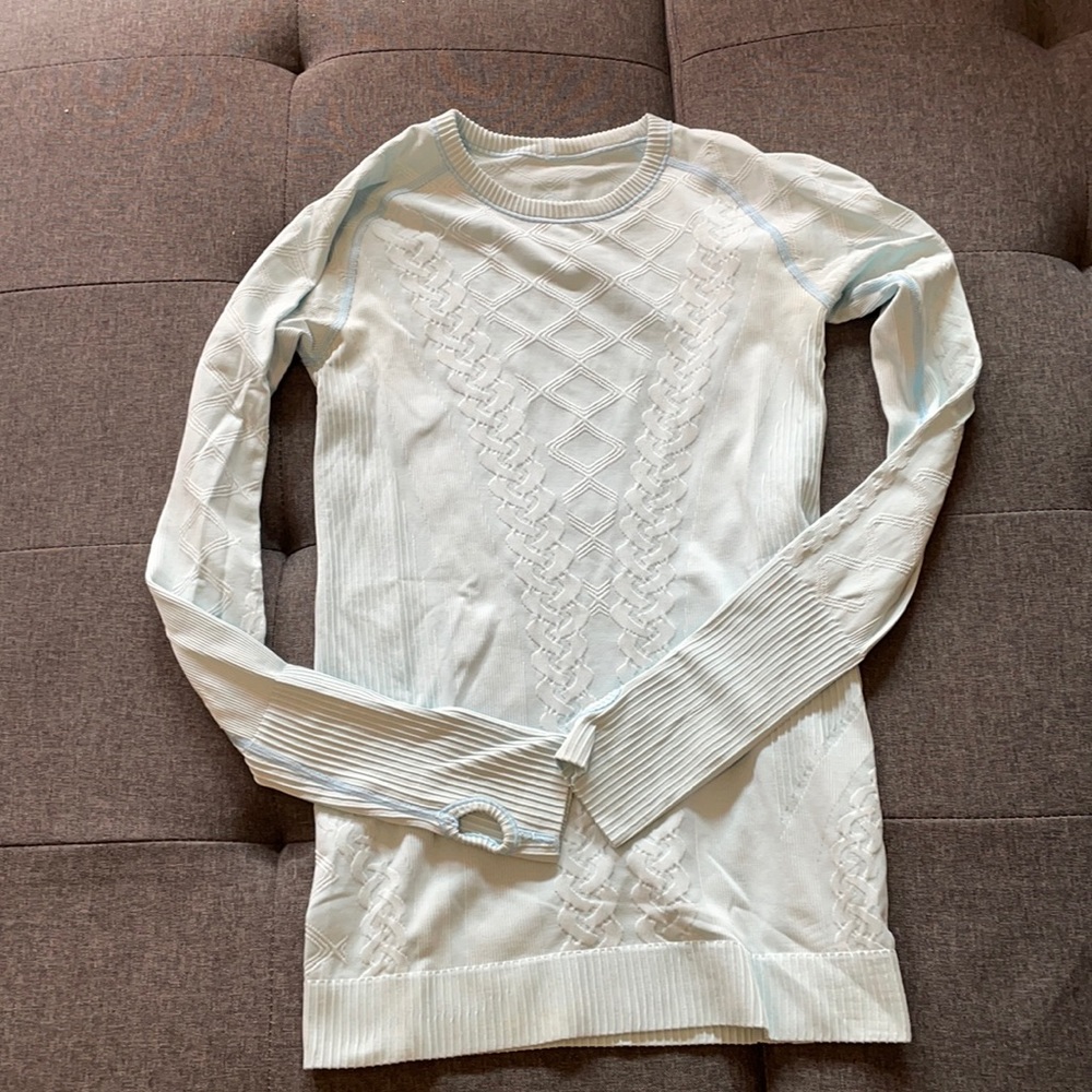 Lululemon Swiftly Tech LS light blue (thicker)